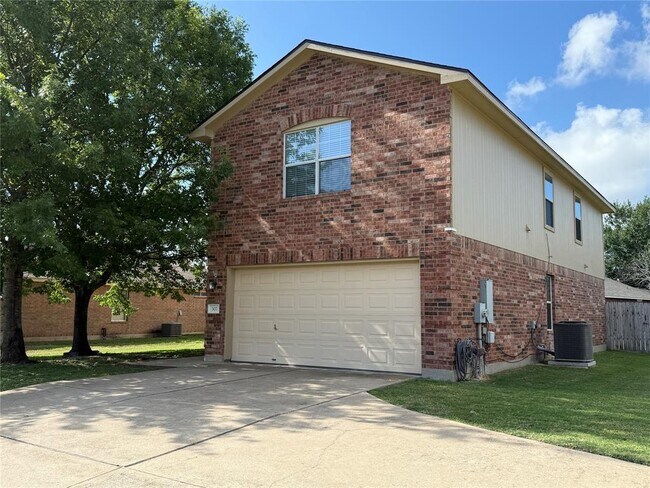 Foto del edificio - 307 Indian Meadow Dr