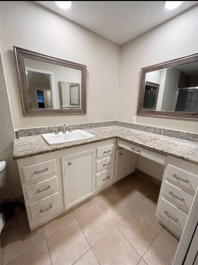 Building Photo - 11223 Willow Field Dr