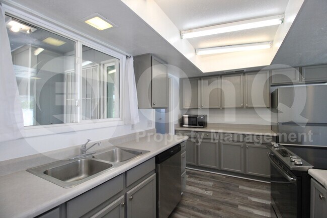 Foto del edificio - 124 E Minton Dr