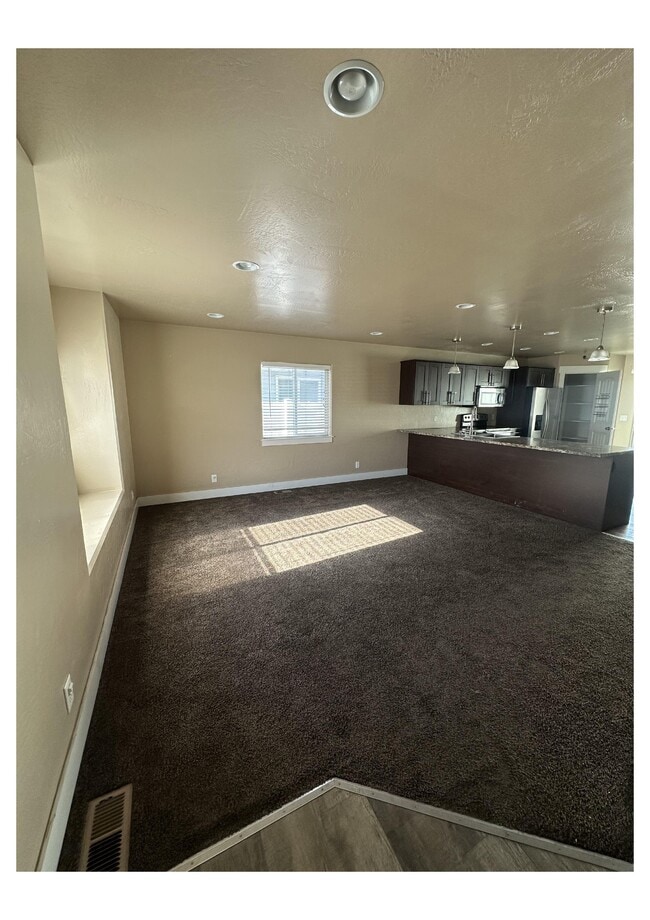 Building Photo - Burley - Burton 3 Bed