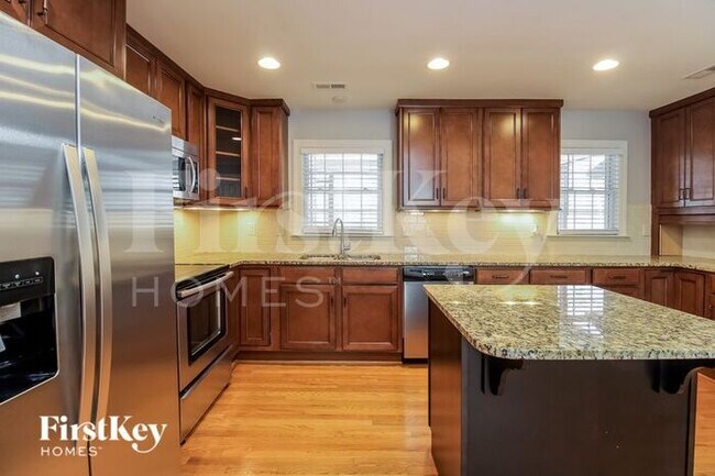 Foto del edificio - 4438 Driftwood Dr