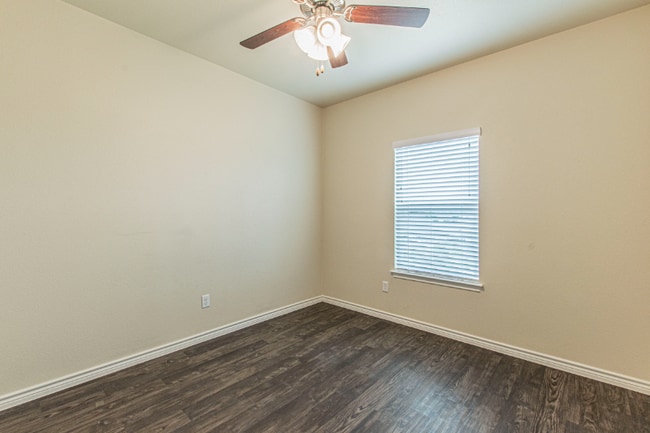 Building Photo - 3600 Barnacle Dr