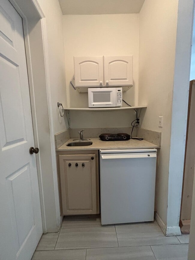 Building Photo - 9989 Perfect Dr
