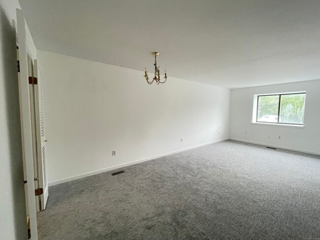 Building Photo - 115 Fillow St