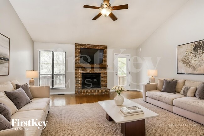 Building Photo - 221 Brookmont Farm Ct