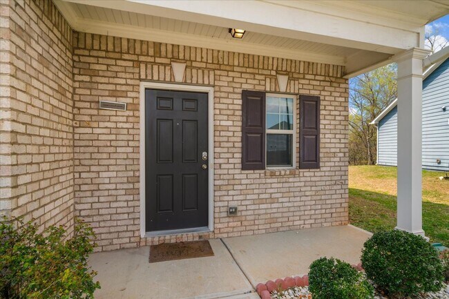 Foto del edificio - 1407 Red Hill Dr