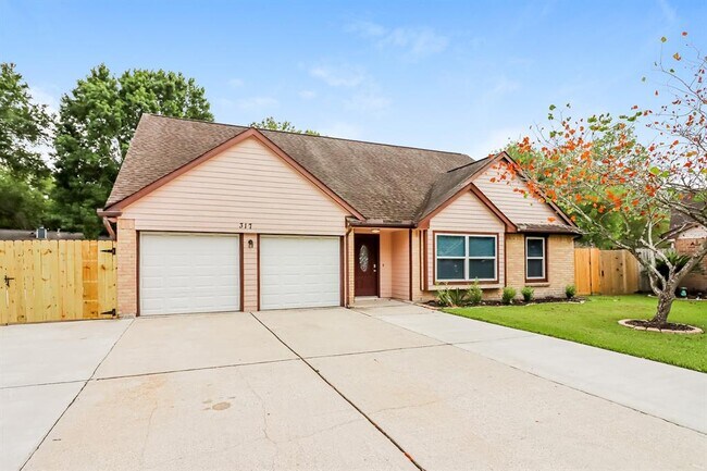 Foto del edificio - 317 Thistlewood Ct