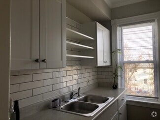 Building Photo - 42 Hobson Ave