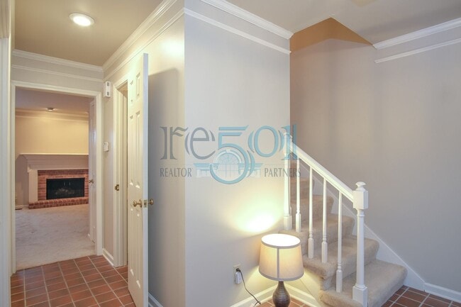 Building Photo - Check out the UPGRADES! Wow!
