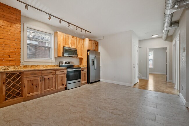 Foto del edificio - 6736 McPherson Blvd