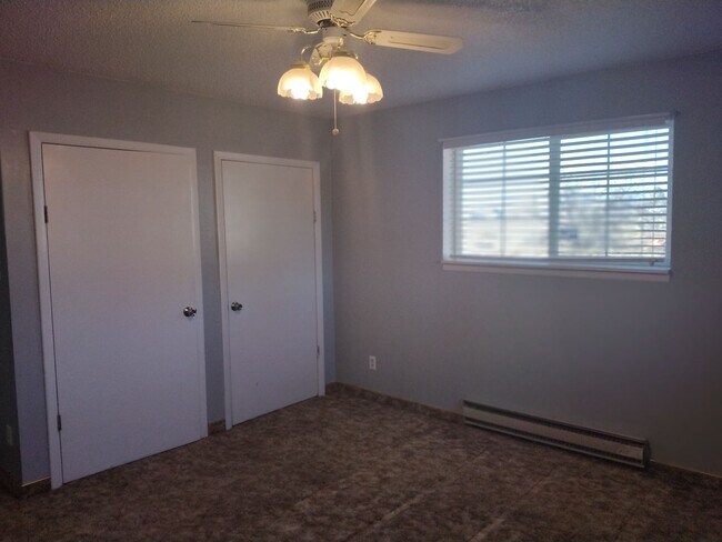 Building Photo - Corner lot with space