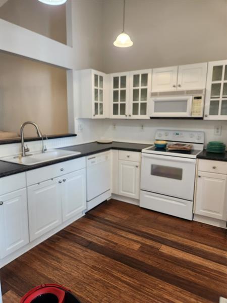 Building Photo - 2300 E Aragon Blvd