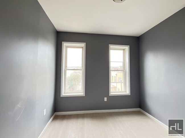 Building Photo - 26 AVENUE
