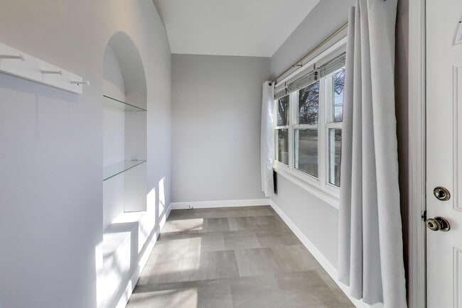 Building Photo - 440 W Main St