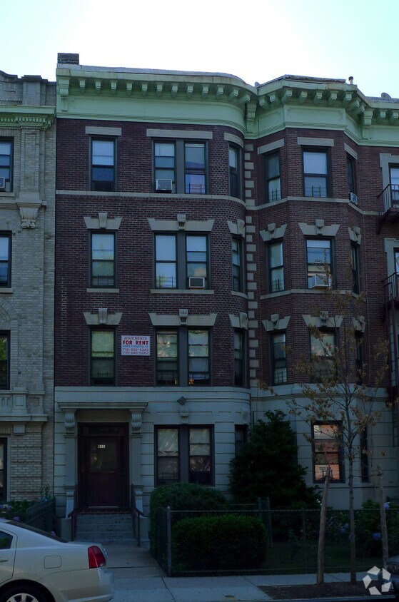 Primary Photo - 811 Ocean Ave