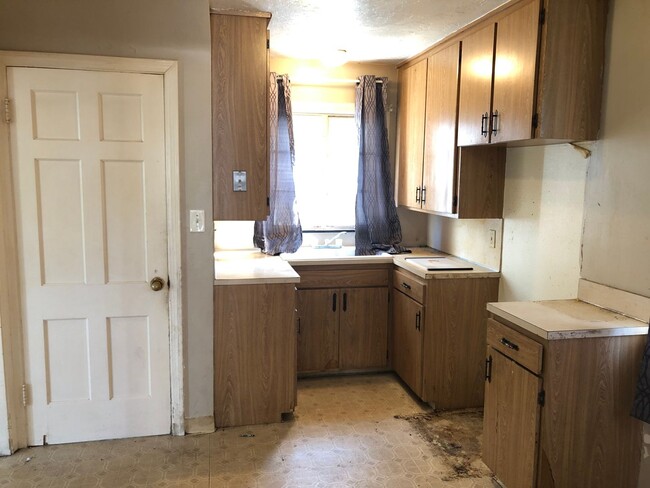 Building Photo - 3 BED 1 BATH SINGLE FAMILY HOME IN MAPLE H...