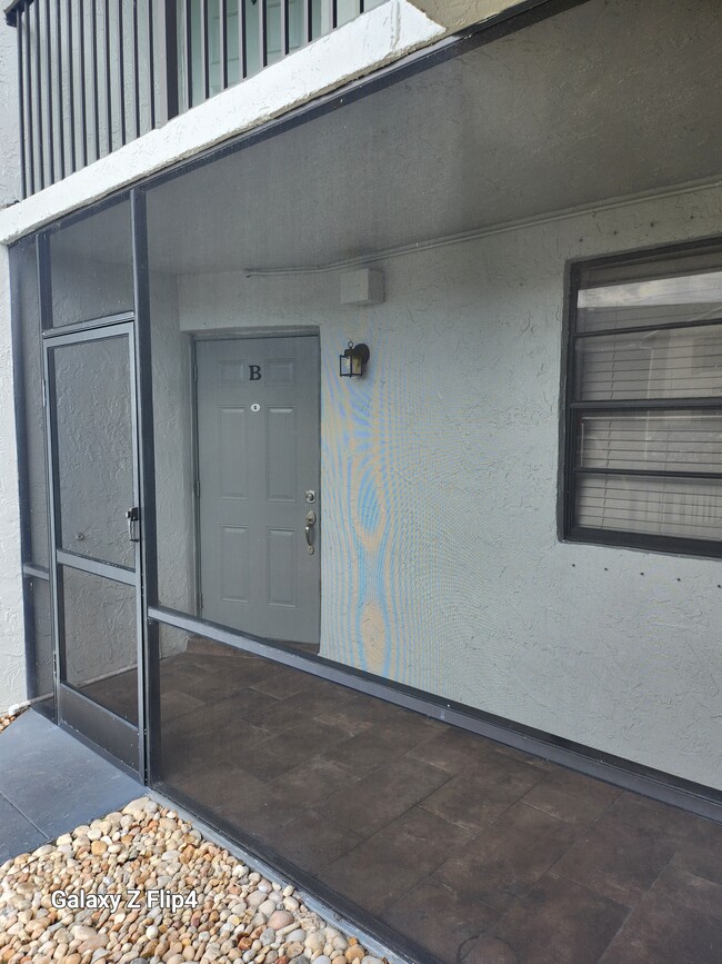 Building Photo - 1280 S Franklin Ave