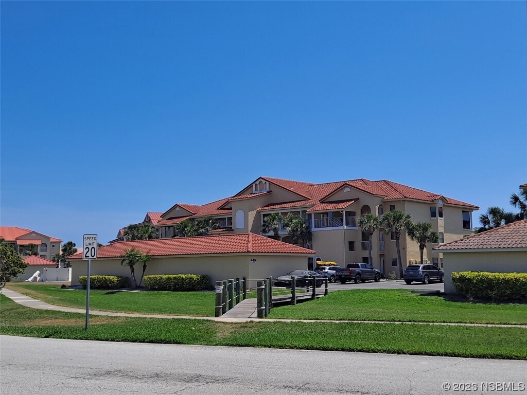 449 Bouchelle Dr Unit 301, New Smyrna Beach, FL 32169 Condo for Rent