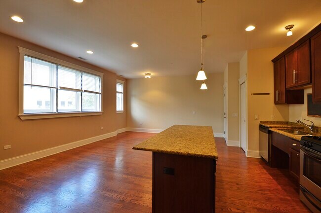 Building Photo - 2827 W Belden Ave