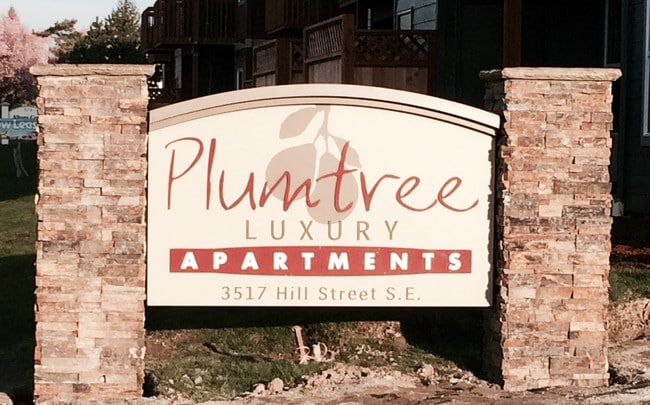 Building Photo - Plumtree Apartments