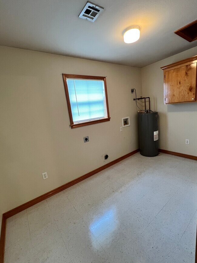 23058 Cagle Ln, Kinder, LA 70648 Apartments in Kinder, LA