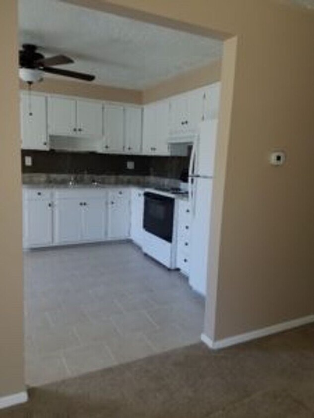 Foto principal - 1-Bedroom, 1-Bath