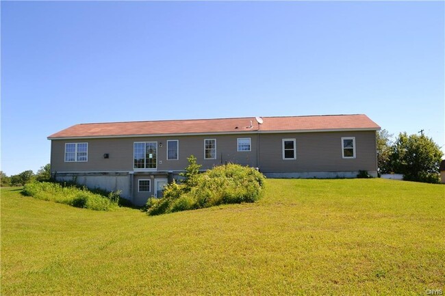 Building Photo - 3711 12 Corners Rd
