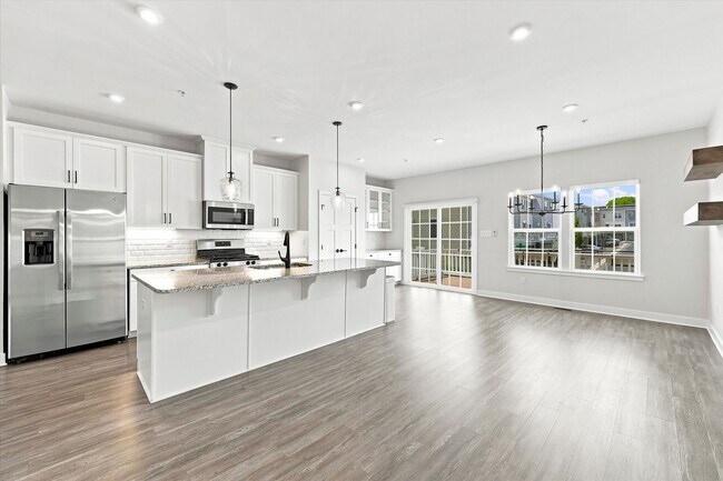 Foto del edificio - Luxury 3B/2.5B Townhome Just Steps from Downtown West Chester