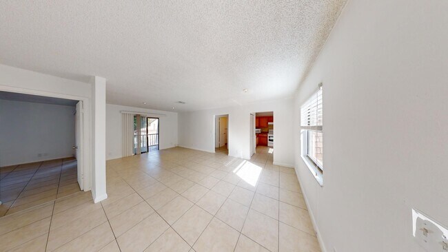 Building Photo - 1580 Montauk Dr