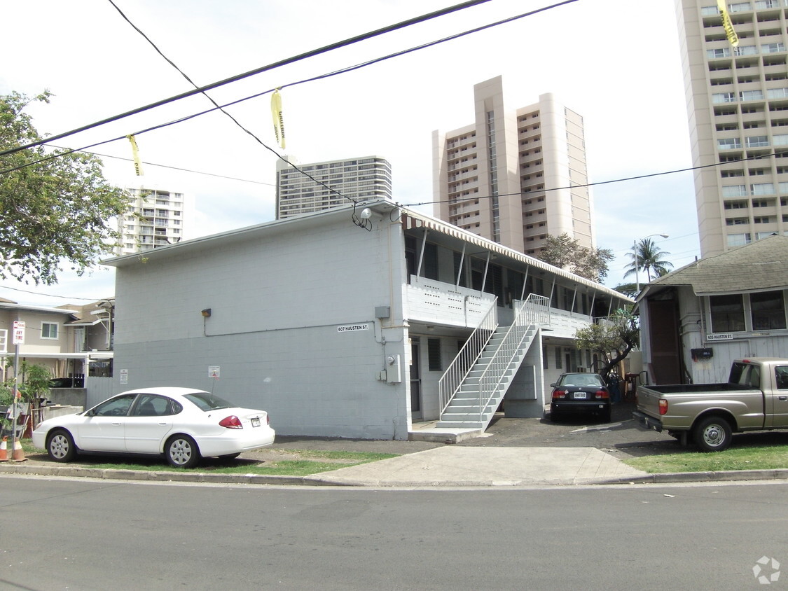 Building Photo - 607 Hausten St