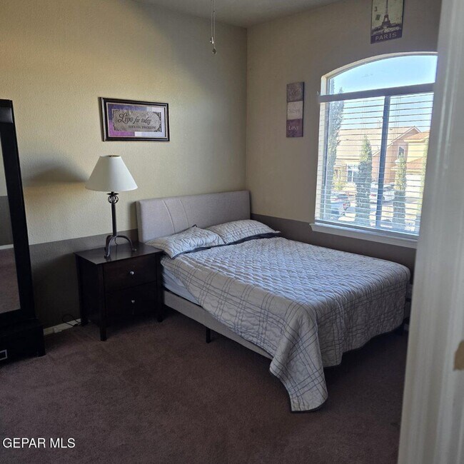 Foto del edificio - 12248 Holy Springs Ct