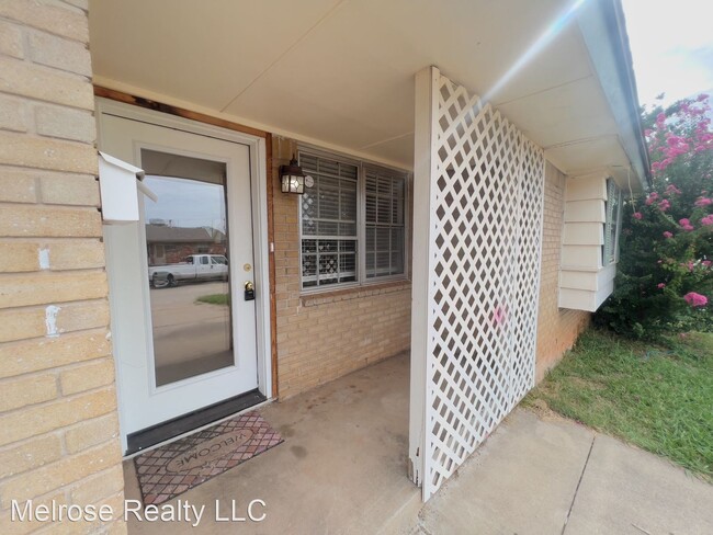 Building Photo - 3 br, 1 bath House - 820 N Gale
