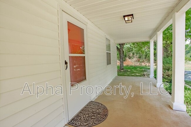 Building Photo - 113 Crestview Dr