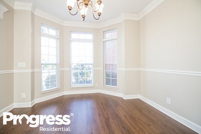 Foto del edificio - 3300 Misty Winds Ln
