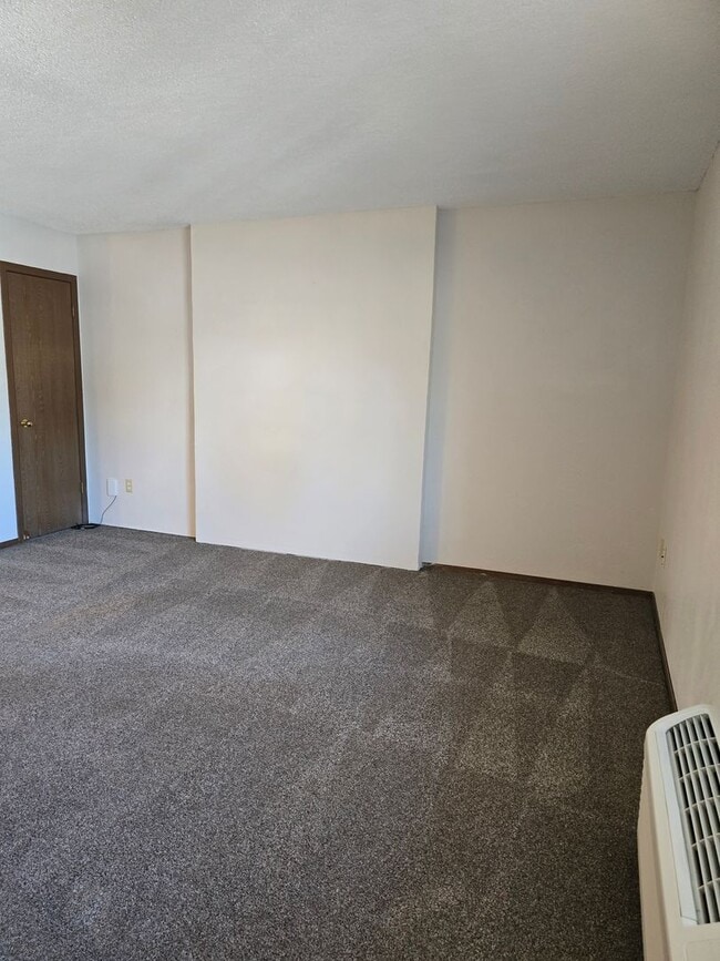 Building Photo - 1 Bed 1 Bath Apt.