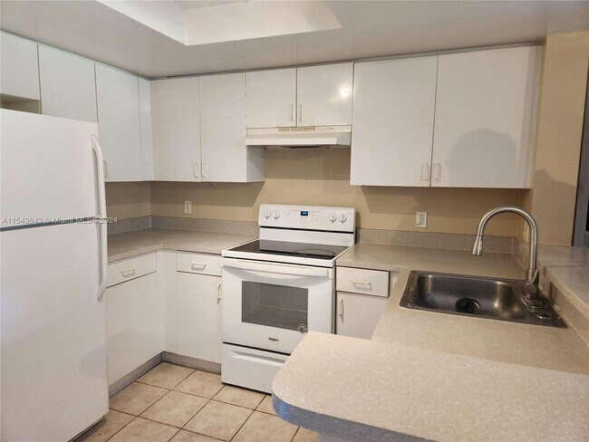 Foto del edificio - 4195 N Haverhill Rd