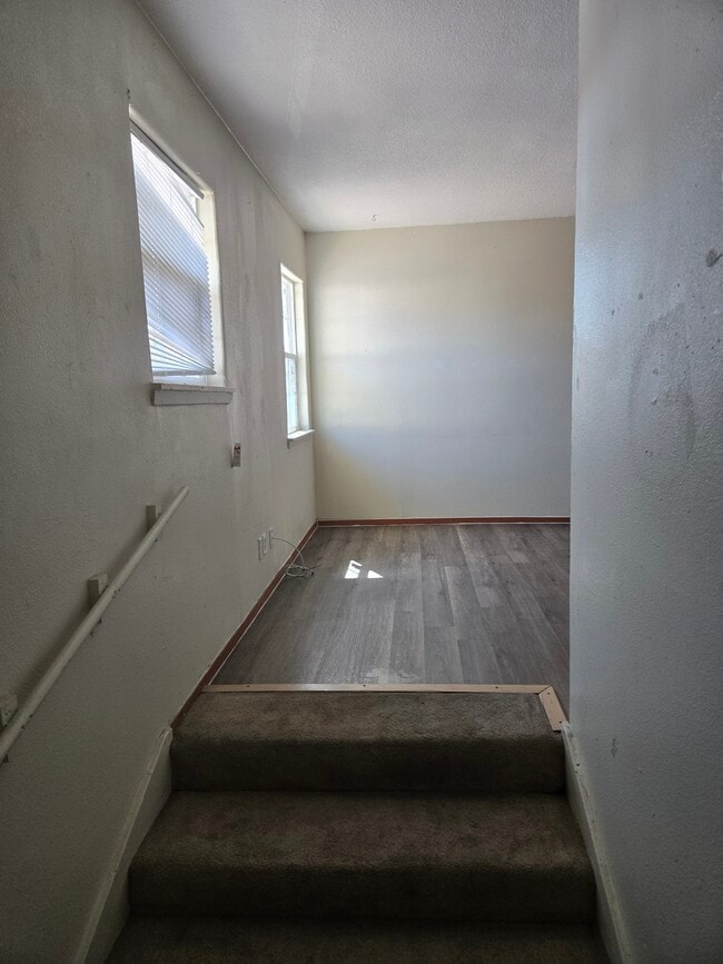 Building Photo - Broadway Apartments