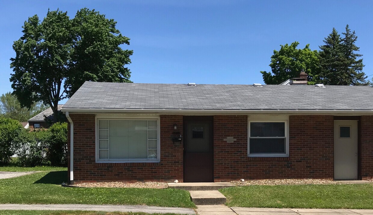 301 Como St Unit Como Street, Struthers, OH 44471 Apartments in Struthers, OH