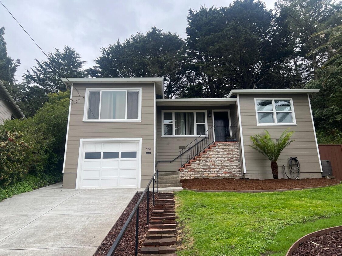 Foto principal - 680 Brighton Rd