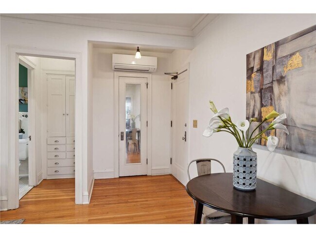 Foto del edificio - 2521 Humboldt Ave S