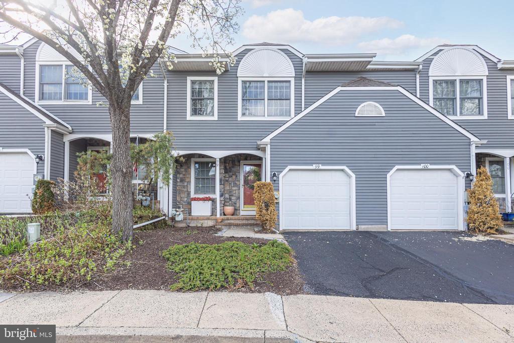 Primary Photo - 99 Greenbrook Ct