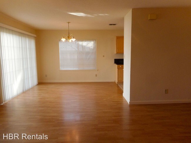 Building Photo - 2120 Martin Rd