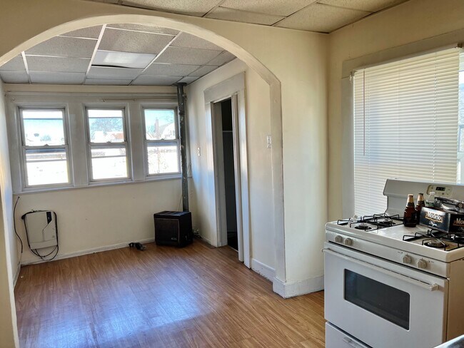 Building Photo - 312 Harrison Ave