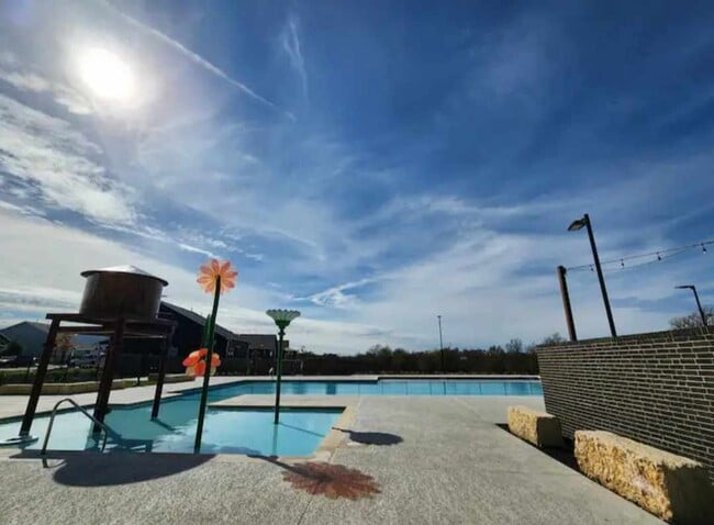 Building Photo - Elgin Mussel Run