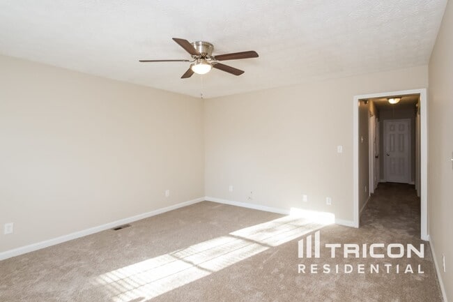 Building Photo - 325 Barr Cir