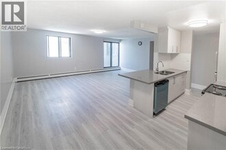 Building Photo - 4422 Huron St