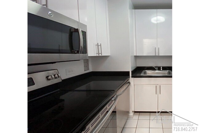 Foto del edificio - 767 5th Ave