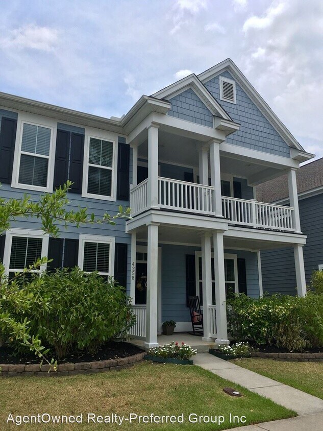 3 br, 2.5 bath House 4258 William E Murr... House Rental in