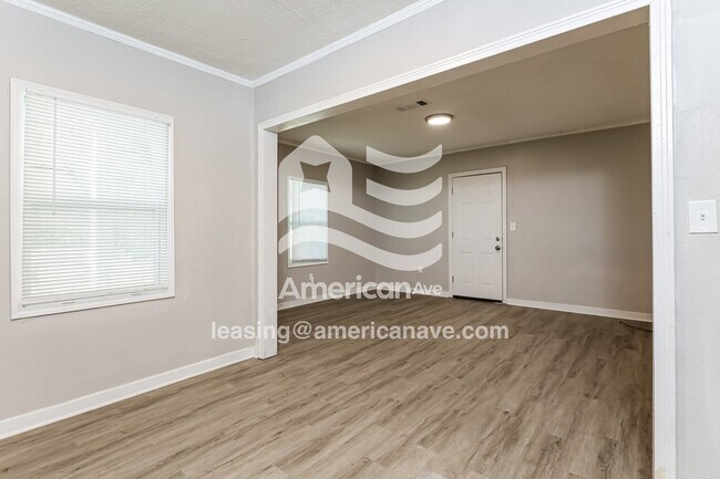 Foto del edificio - 472 E Northside Dr