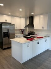 Kitchen - 5128 Greenberry Dr